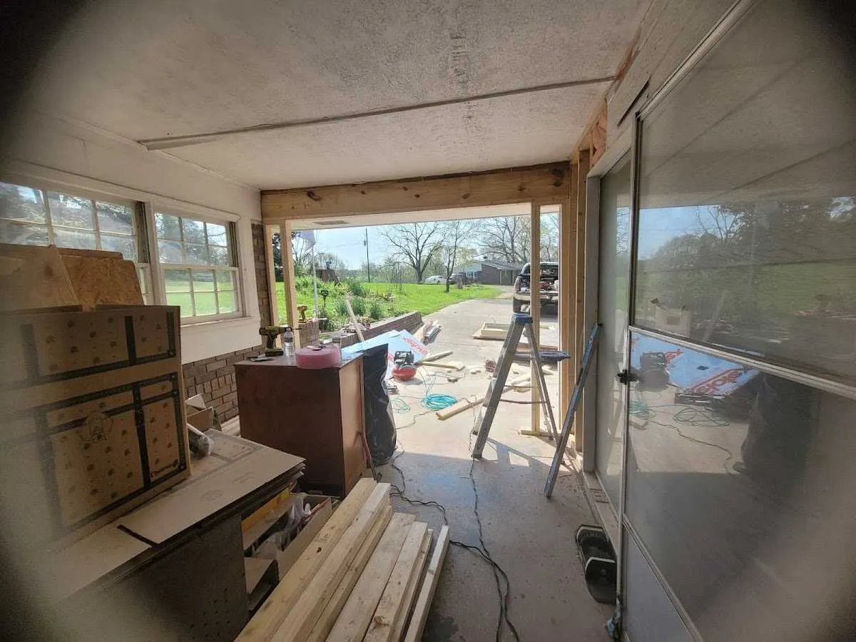 Air movers and dehumidifier for Water Mitigation Services in Rusk